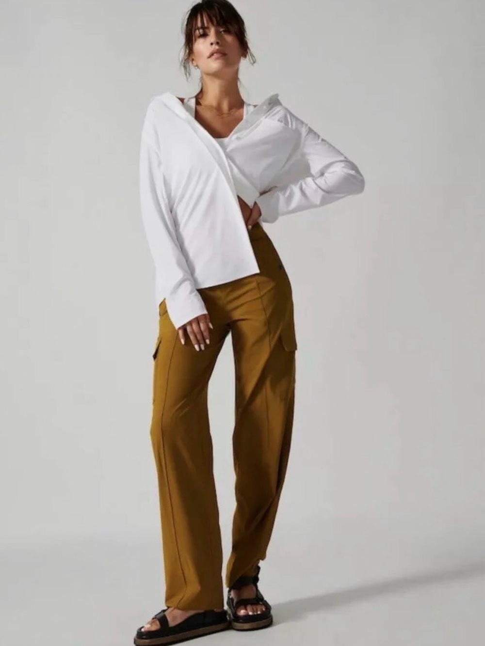 Athleta Vienna Cargo Pants Brass Yellow
Sz 14/T Travel Commute Hiking Wide Leg